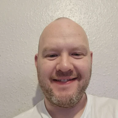 <span>John, 39</span>&nbsp;<span style='width: 25px; height: 16px; float: right; background-image: url(/bitmaps/flags_small/UK.PNG)'>&nbsp;</span><br><span>Manchester, Regno Unito</span>&nbsp;<input type='button' class='joinbtn' style='float: right' value='JOIN NOW' />