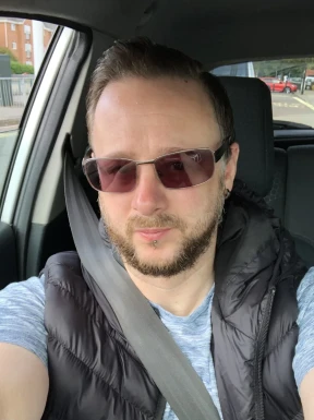 English men looking for love