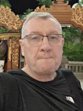 English men looking for love