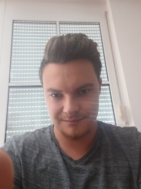 <span>Dominik, 26</span> <span style='width: 25px; height: 16px; float: right; background-image: url(/bitmaps/flags_small/DE.PNG)'> </span><br><span>Regensburg, Germany</span> <input type='button' class='joinbtn' style='float: right' value='JOIN NOW' />