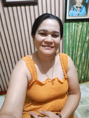 <span>Teresita Gonzalgo, 42</span>&nbsp;<span style='width: 25px; height: 16px; float: right; background-image: url(/bitmaps/flags_small/PH.PNG)'>&nbsp;</span><br><span>Manila, Filipinas</span>&nbsp;<input type='button' class='joinbtn' style='float: right' value='JOIN NOW' />