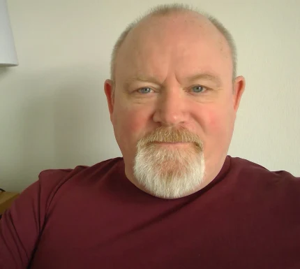 <span>Tom, 58</span> <span style='width: 25px; height: 16px; float: right; background-image: url(/bitmaps/flags_small/UK.PNG)'> </span><br><span>Warrington, United Kingdom</span> <input type='button' class='joinbtn' style='float: right' value='JOIN NOW' />